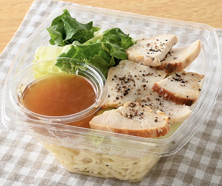 たんぱく質が摂れる！ローストチキンのパスタサラダ